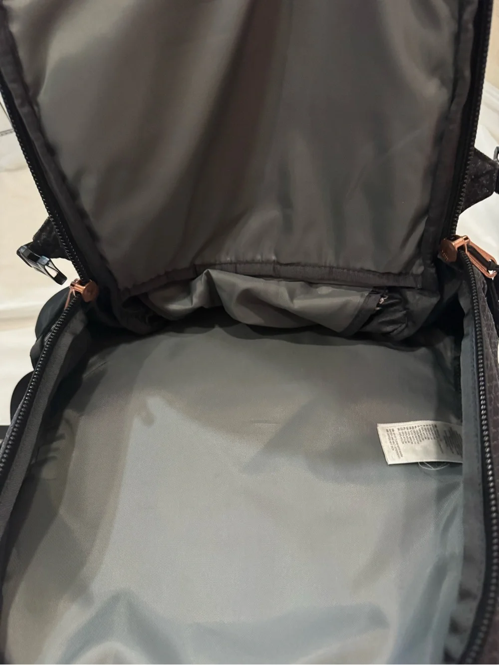 The North Face NWOT Borealis Backpack with Rose Gold Hardware Women’s 27L